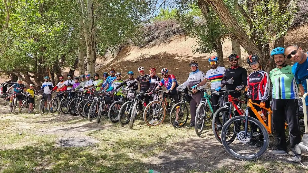 سمیرم. گروه دوچرخه رایابایک